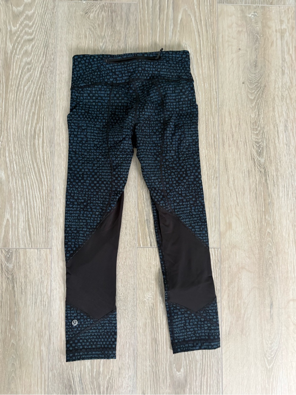 Lululemon Pace Rival Crop - Picture 2 of 4